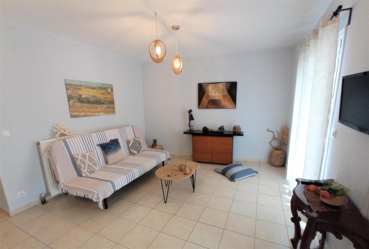 G Apartment In Айя-Евфимия Экстерьер фото